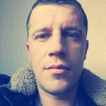 Boksierja femër bërtet ‘kjo është e padrejtë’ dhe bie në gjunjë në lot, teksa heq dorë nga lufta kundër kundërshtares olimpike